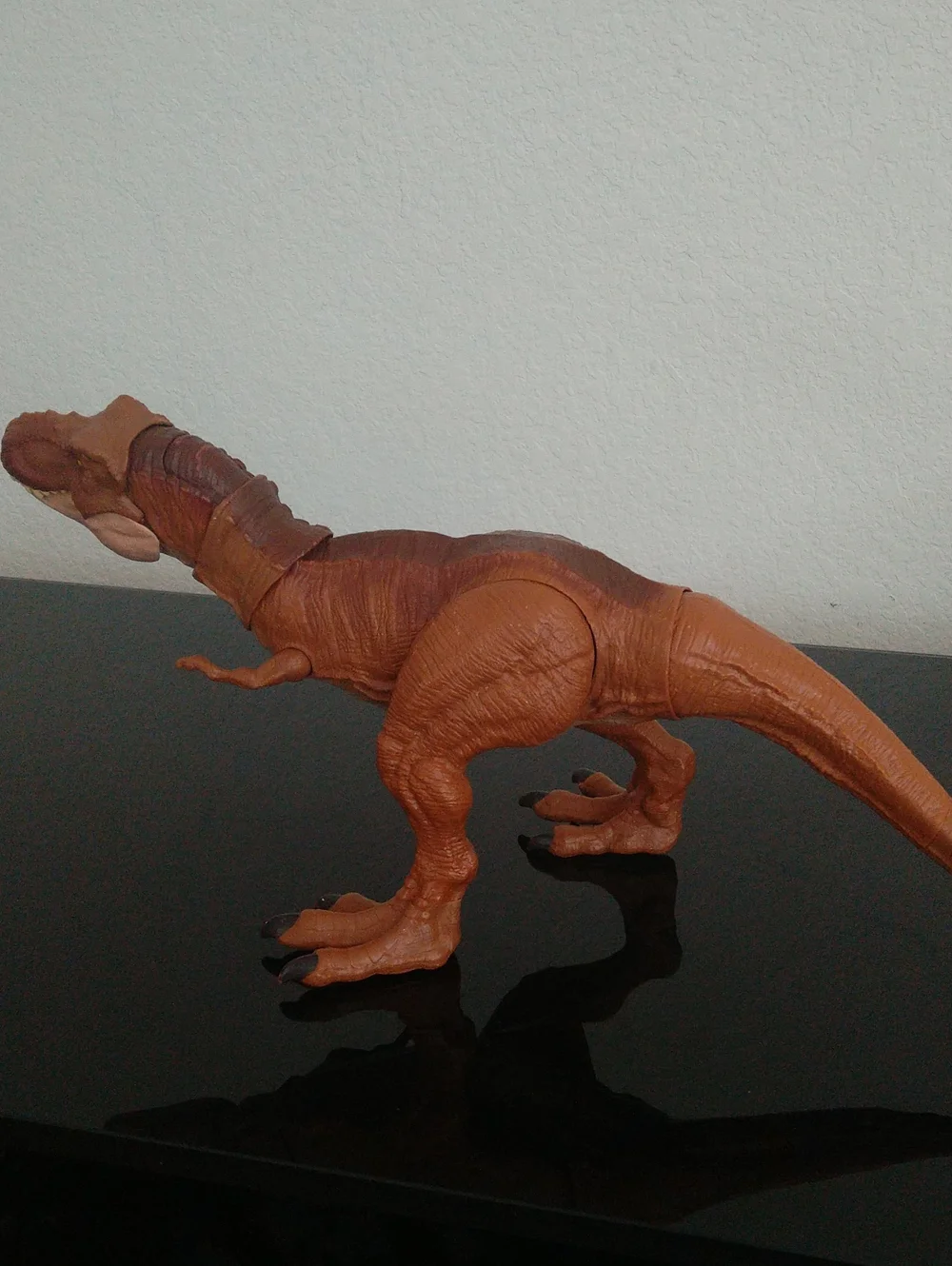 Jurassic World Legacy Collection Extreme Chomping Tyrannosaurus Rex Figure